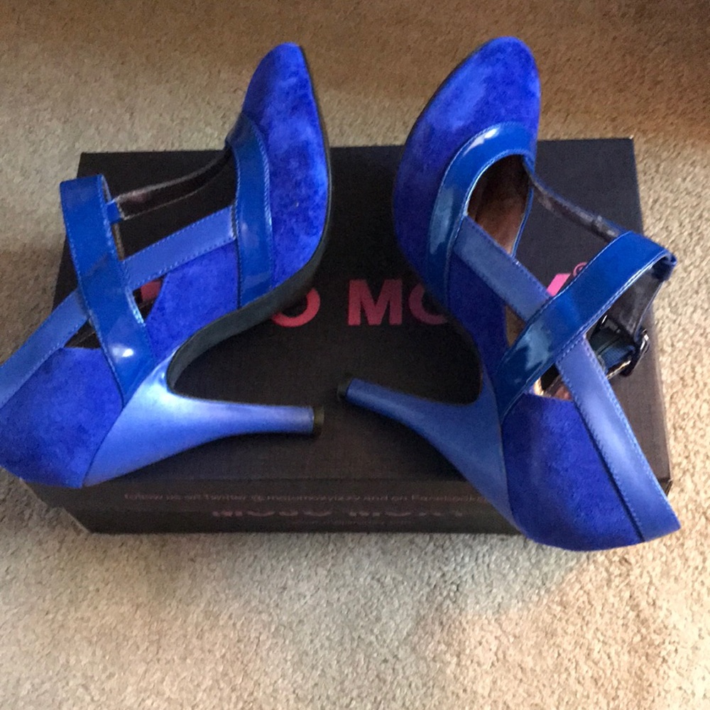 Shoes - Picture 5 of 9